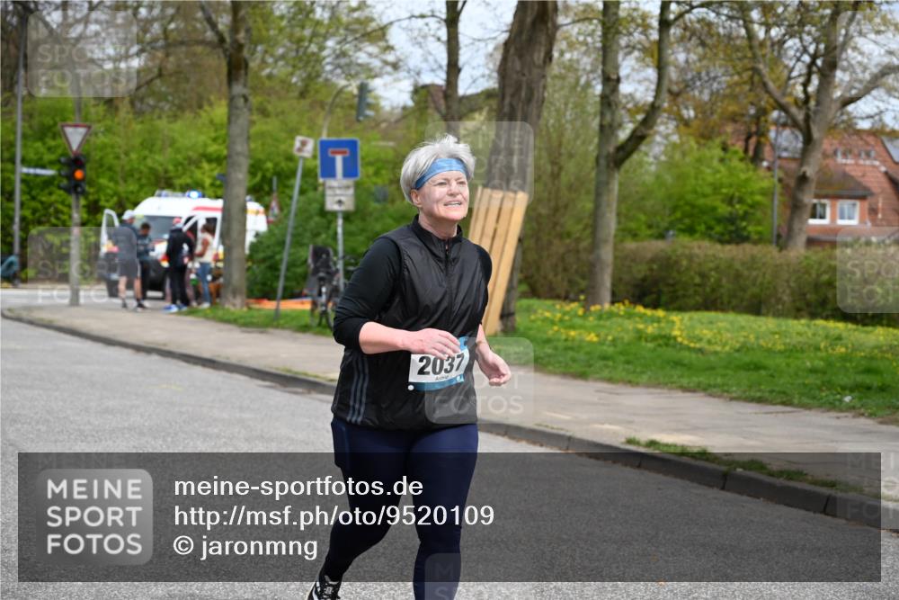 12.04.2026 - 45. Internationalen Wilhelmsburger Insellauf J. Mangold http://msf.ph/oto/9520109 12.04.2026 13:37:23 Ziel 3475, 5672, 5672, 2037 meine-sportfotos.de