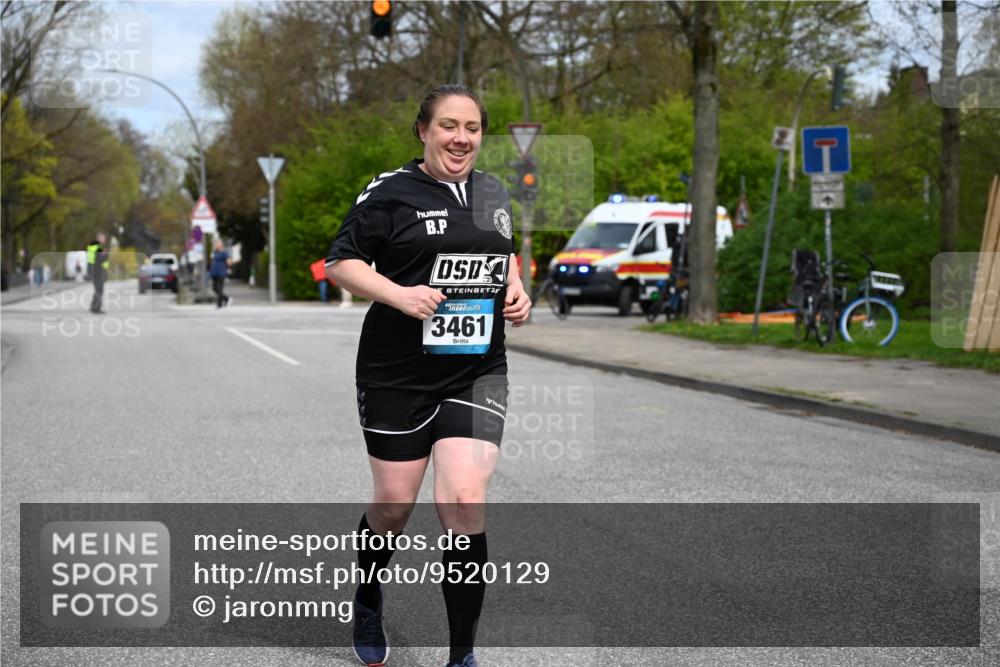 12.04.2026 - 45. Internationalen Wilhelmsburger Insellauf J. Mangold http://msf.ph/oto/9520129 12.04.2026 13:41:09 Ziel 3461 meine-sportfotos.de