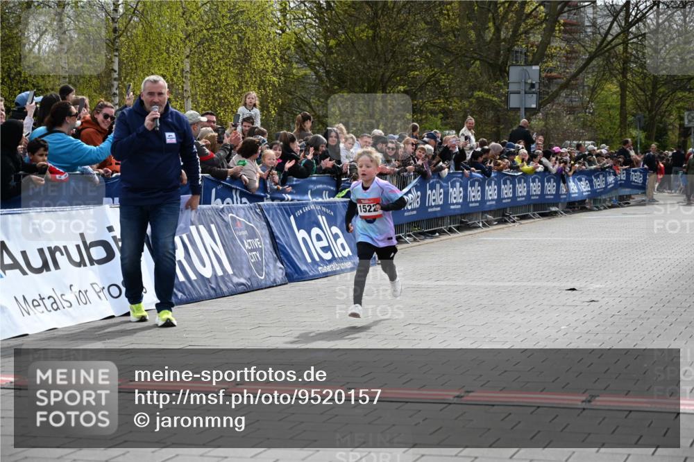 12.04.2026 - 45. Internationalen Wilhelmsburger Insellauf J. Mangold http://msf.ph/oto/9520157 12.04.2026 14:07:53 Ziel 1522 meine-sportfotos.de