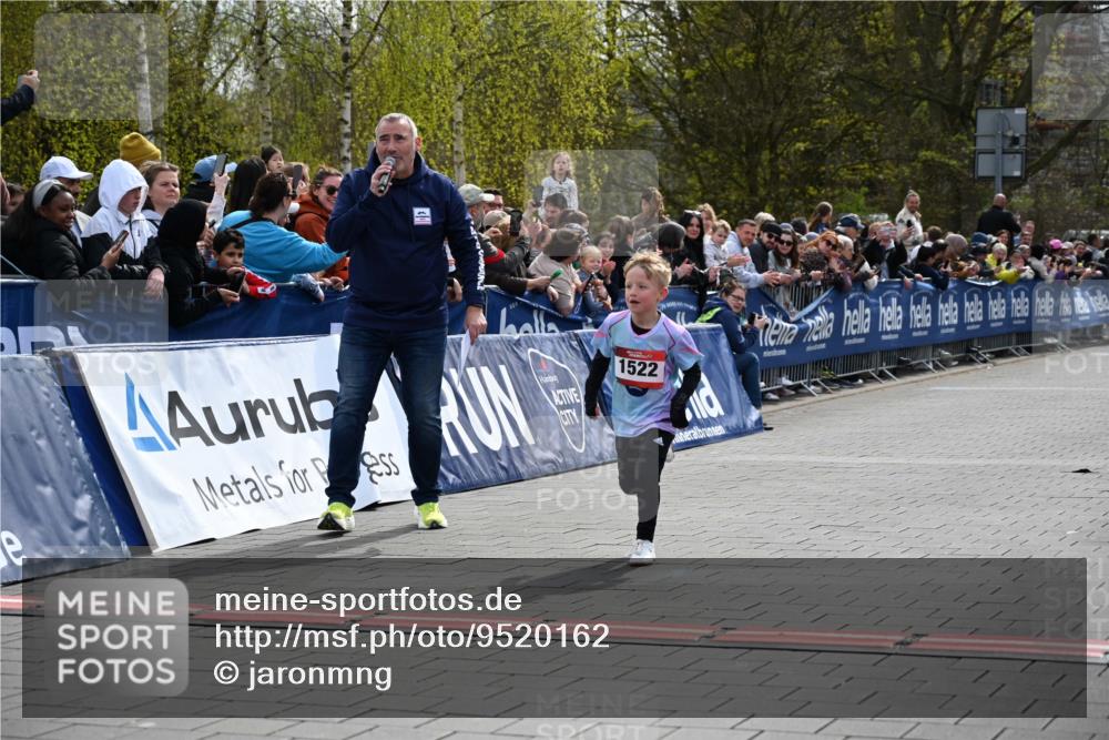 12.04.2026 - 45. Internationalen Wilhelmsburger Insellauf J. Mangold http://msf.ph/oto/9520162 12.04.2026 14:07:53 Ziel 1522 meine-sportfotos.de