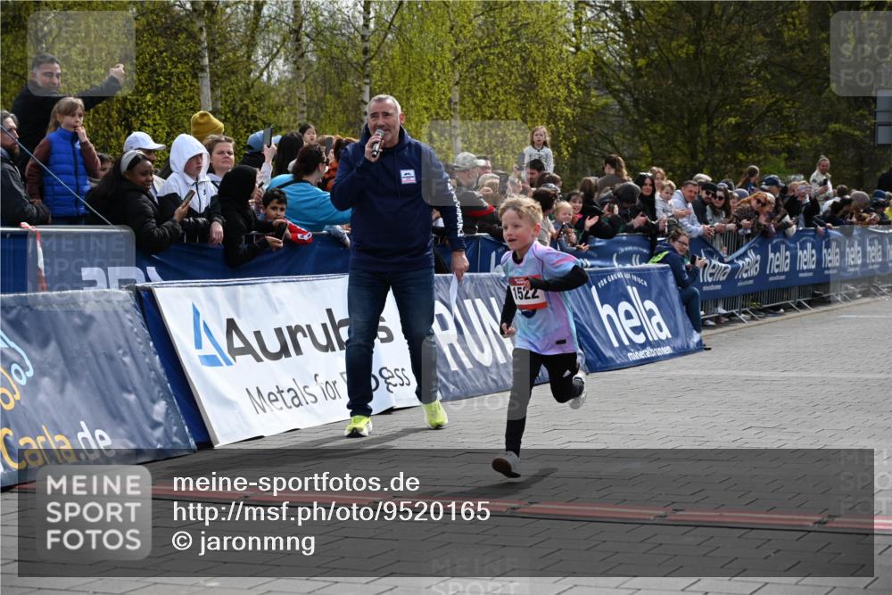 12.04.2026 - 45. Internationalen Wilhelmsburger Insellauf J. Mangold http://msf.ph/oto/9520165 12.04.2026 14:07:53 Ziel 1522 meine-sportfotos.de