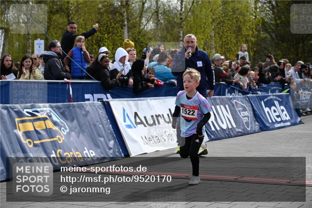 12.04.2026 - 45. Internationalen Wilhelmsburger Insellauf J. Mangold http://msf.ph/oto/9520170 12.04.2026 14:07:54 Ziel 1522 meine-sportfotos.de