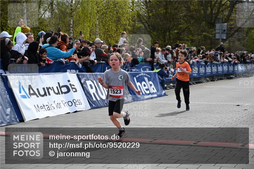 12.04.2026 - 45. Internationalen Wilhelmsburger Insellauf J. Mangold http://msf.ph/oto/9520229 12.04.2026 14:08:17 Ziel 1523, 788 meine-sportfotos.de
