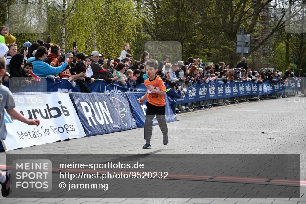 12.04.2026 - 45. Internationalen Wilhelmsburger Insellauf J. Mangold http://msf.ph/oto/9520232 12.04.2026 14:08:17 Ziel 1523, 788 meine-sportfotos.de