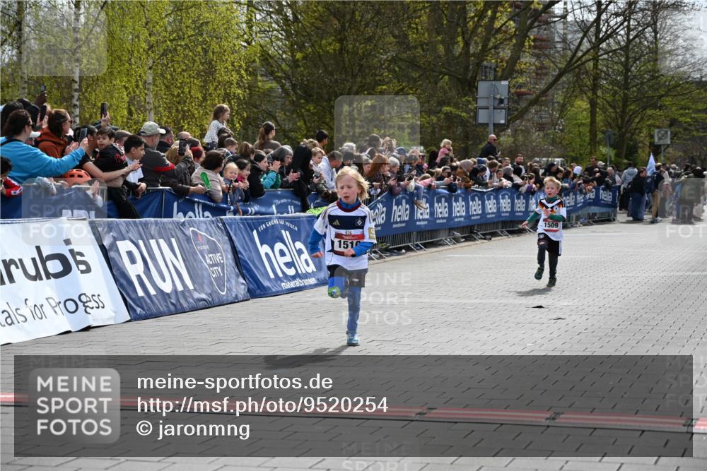 12.04.2026 - 45. Internationalen Wilhelmsburger Insellauf J. Mangold http://msf.ph/oto/9520254 12.04.2026 14:08:22 Ziel 1510, 1509 meine-sportfotos.de