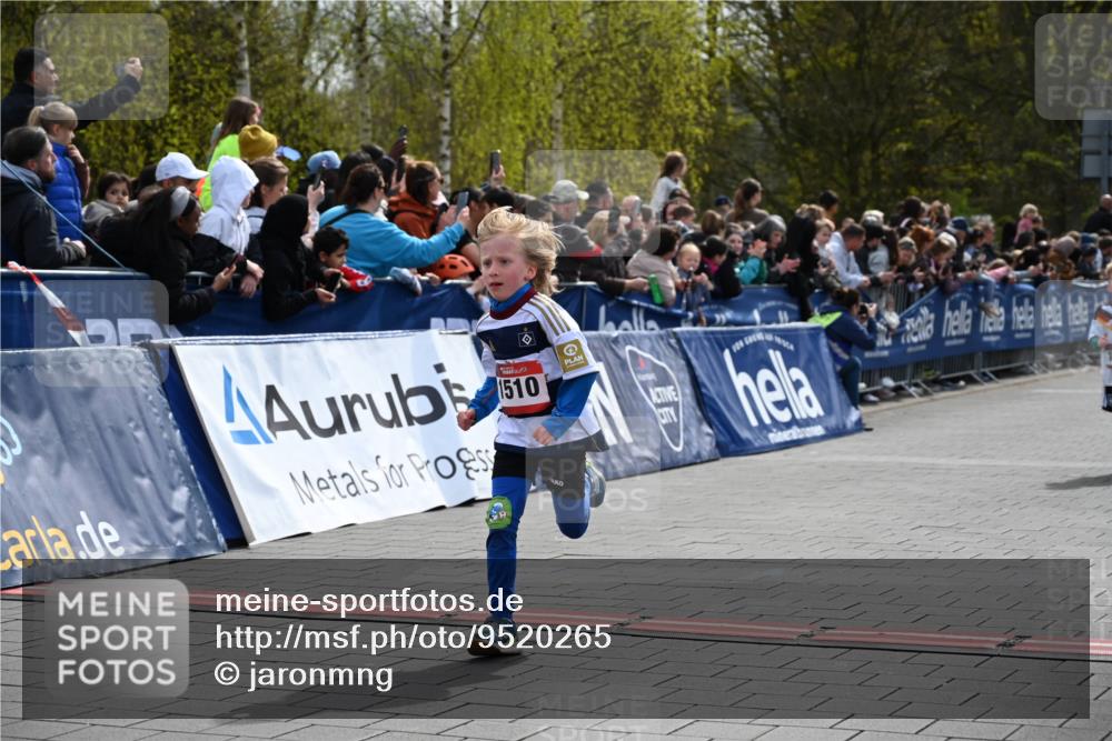 12.04.2026 - 45. Internationalen Wilhelmsburger Insellauf J. Mangold http://msf.ph/oto/9520265 12.04.2026 14:08:23 Ziel 1510, 1509 meine-sportfotos.de
