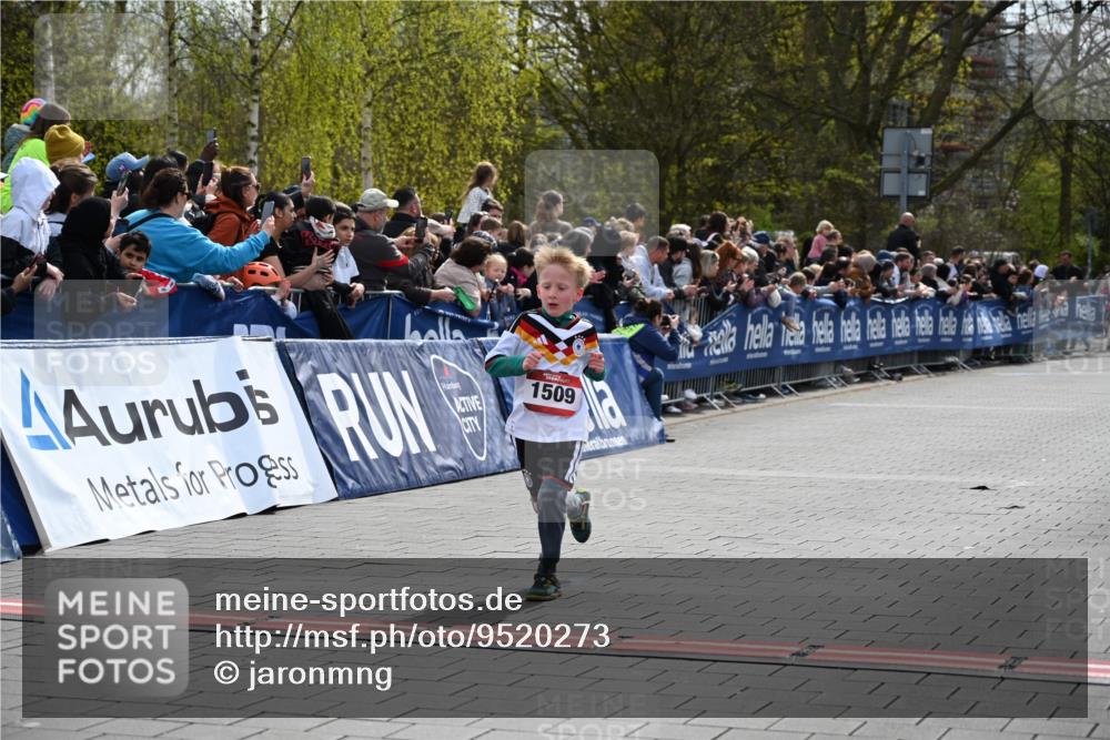 12.04.2026 - 45. Internationalen Wilhelmsburger Insellauf J. Mangold http://msf.ph/oto/9520273 12.04.2026 14:08:25 Ziel 1510, 1509 meine-sportfotos.de