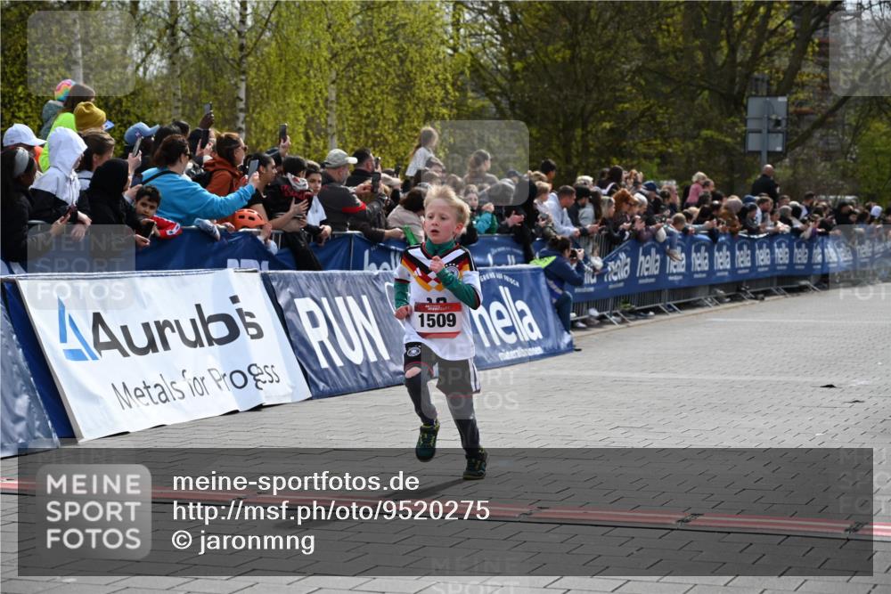 12.04.2026 - 45. Internationalen Wilhelmsburger Insellauf J. Mangold http://msf.ph/oto/9520275 12.04.2026 14:08:25 Ziel 1510, 1509 meine-sportfotos.de
