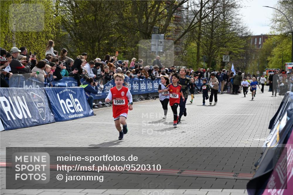 12.04.2026 - 45. Internationalen Wilhelmsburger Insellauf J. Mangold http://msf.ph/oto/9520310 12.04.2026 14:08:34 Ziel 58, 26, 716, 1505, 782, 258, 175 meine-sportfotos.de