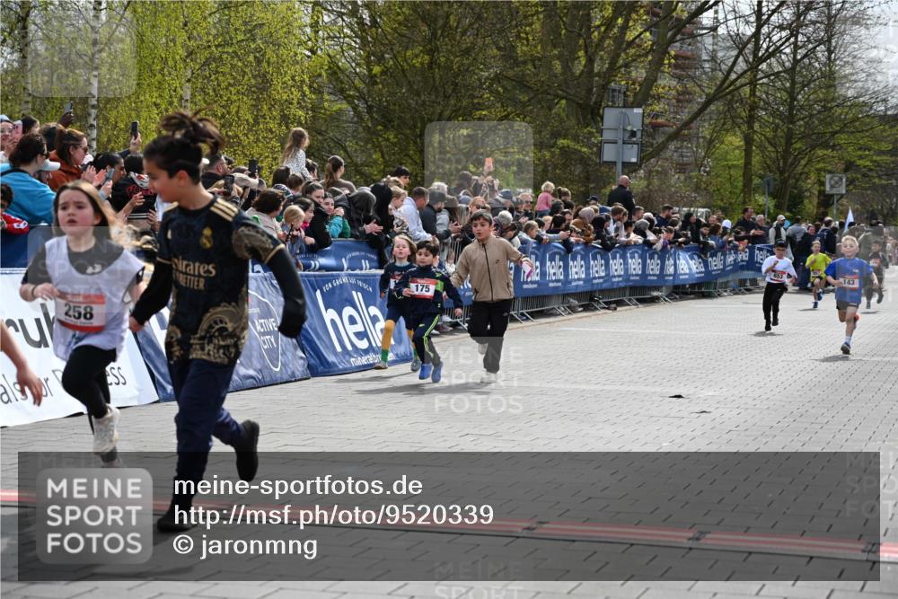 12.04.2026 - 45. Internationalen Wilhelmsburger Insellauf J. Mangold http://msf.ph/oto/9520339 12.04.2026 14:08:37 Ziel 1505, 782, 258, 175, 174, 653, 143 meine-sportfotos.de