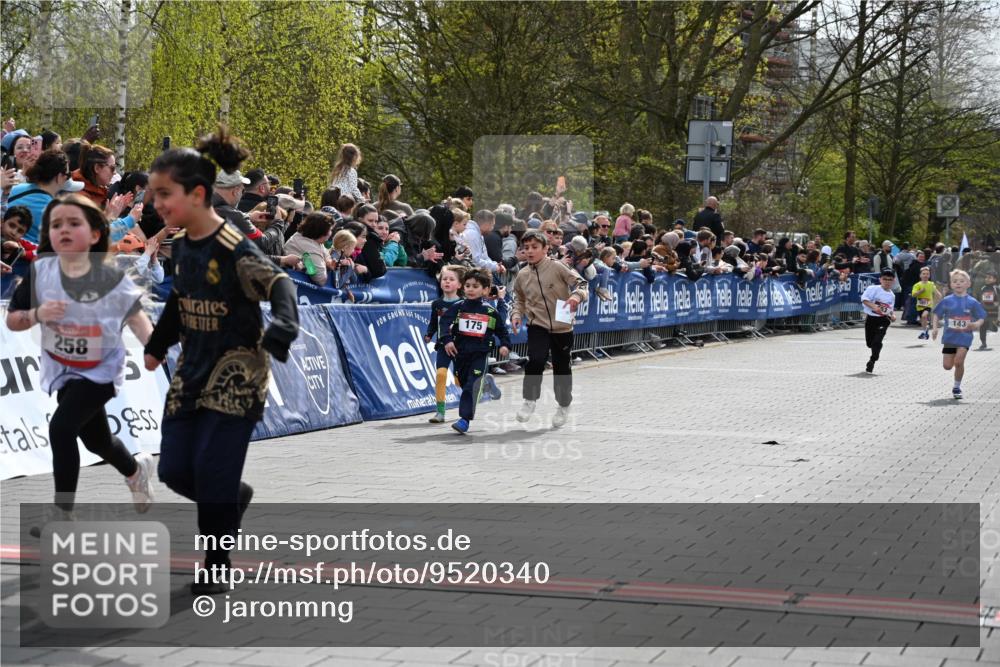 12.04.2026 - 45. Internationalen Wilhelmsburger Insellauf J. Mangold http://msf.ph/oto/9520340 12.04.2026 14:08:37 Ziel 1505, 782, 258, 175, 174, 653, 143 meine-sportfotos.de