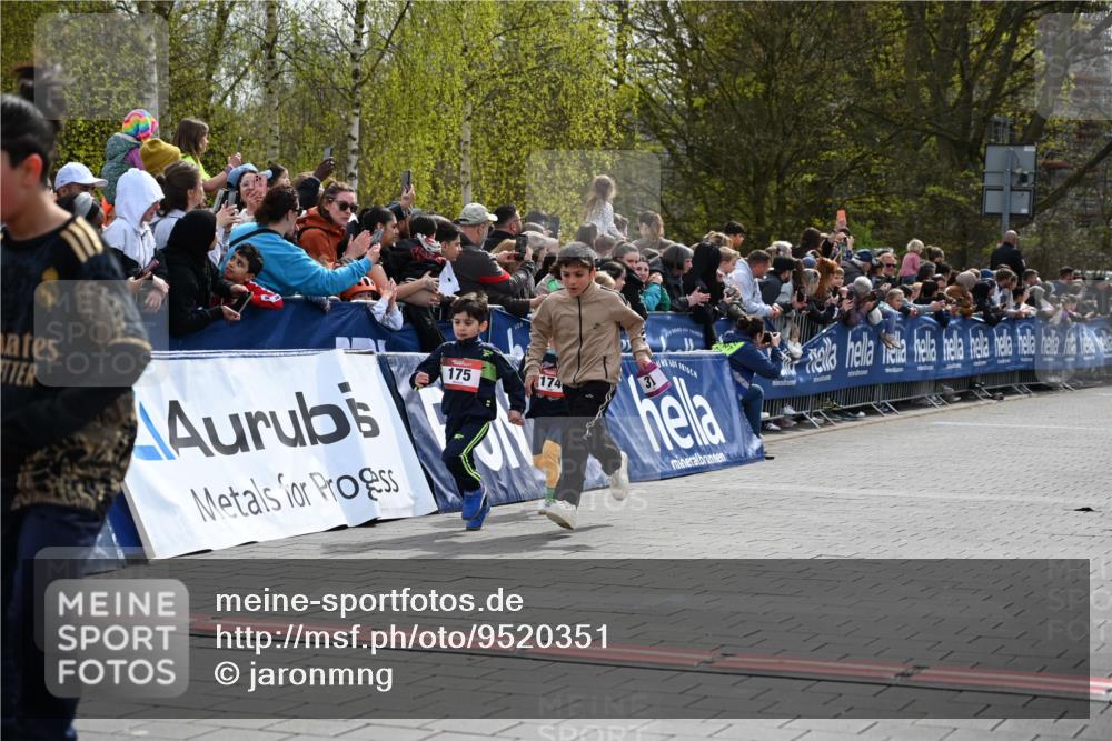 12.04.2026 - 45. Internationalen Wilhelmsburger Insellauf J. Mangold http://msf.ph/oto/9520351 12.04.2026 14:08:38 Ziel 1505, 782, 258, 175, 174, 653, 143 meine-sportfotos.de