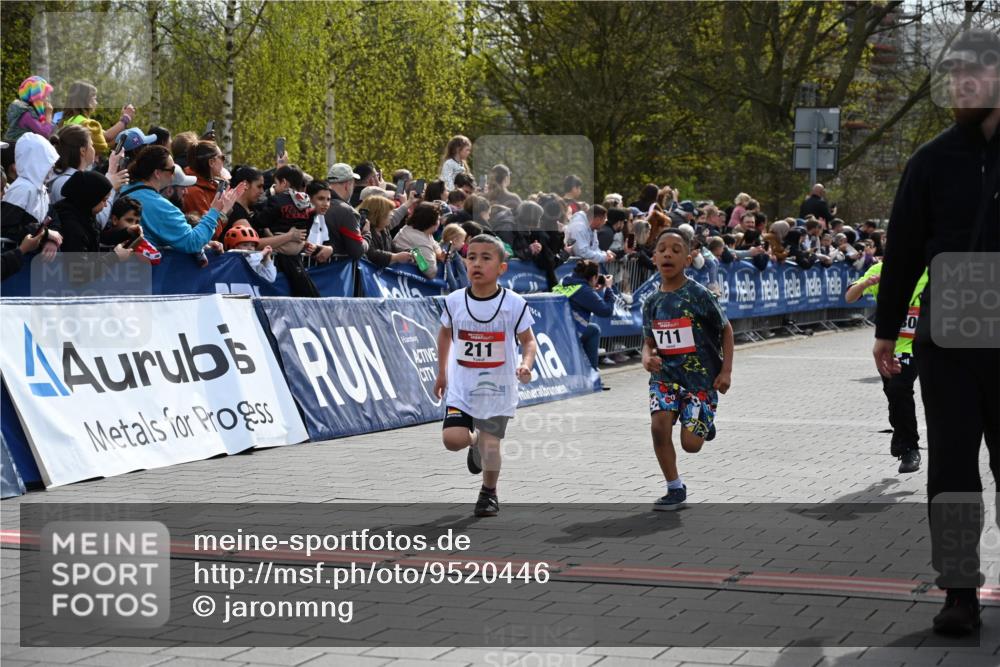 12.04.2026 - 45. Internationalen Wilhelmsburger Insellauf J. Mangold http://msf.ph/oto/9520446 12.04.2026 14:08:56 Ziel 754, 211, 711, 530, 91, 254, 1506, 266 meine-sportfotos.de