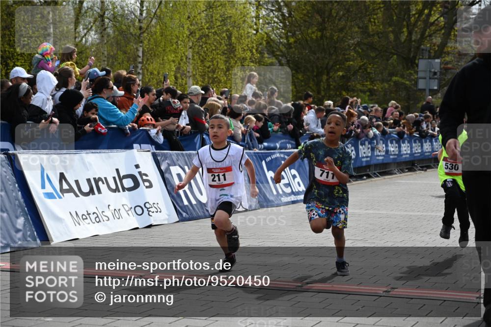 12.04.2026 - 45. Internationalen Wilhelmsburger Insellauf J. Mangold http://msf.ph/oto/9520450 12.04.2026 14:08:56 Ziel 754, 211, 711, 530, 91, 254, 1506, 266 meine-sportfotos.de