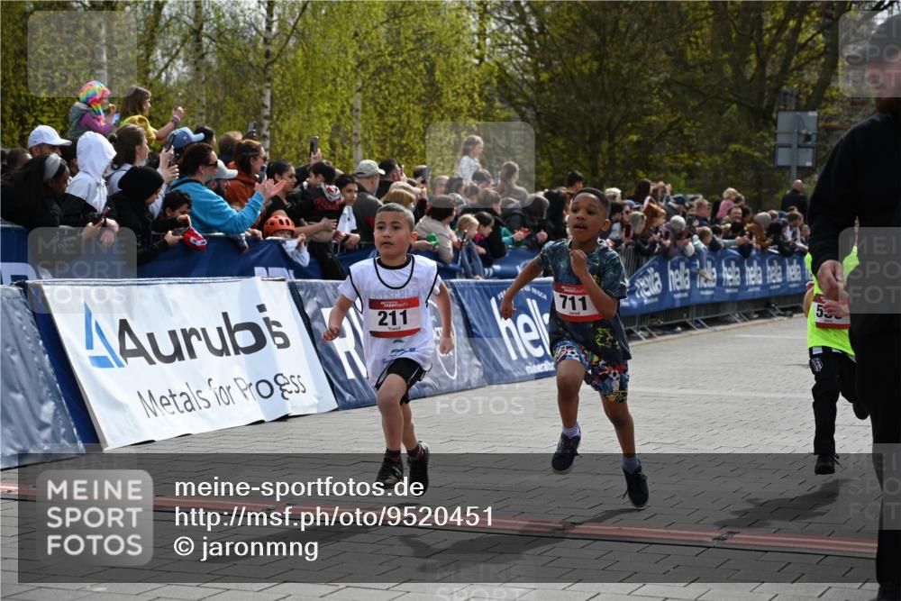 12.04.2026 - 45. Internationalen Wilhelmsburger Insellauf J. Mangold http://msf.ph/oto/9520451 12.04.2026 14:08:56 Ziel 754, 211, 711, 530, 91, 254, 1506, 266 meine-sportfotos.de