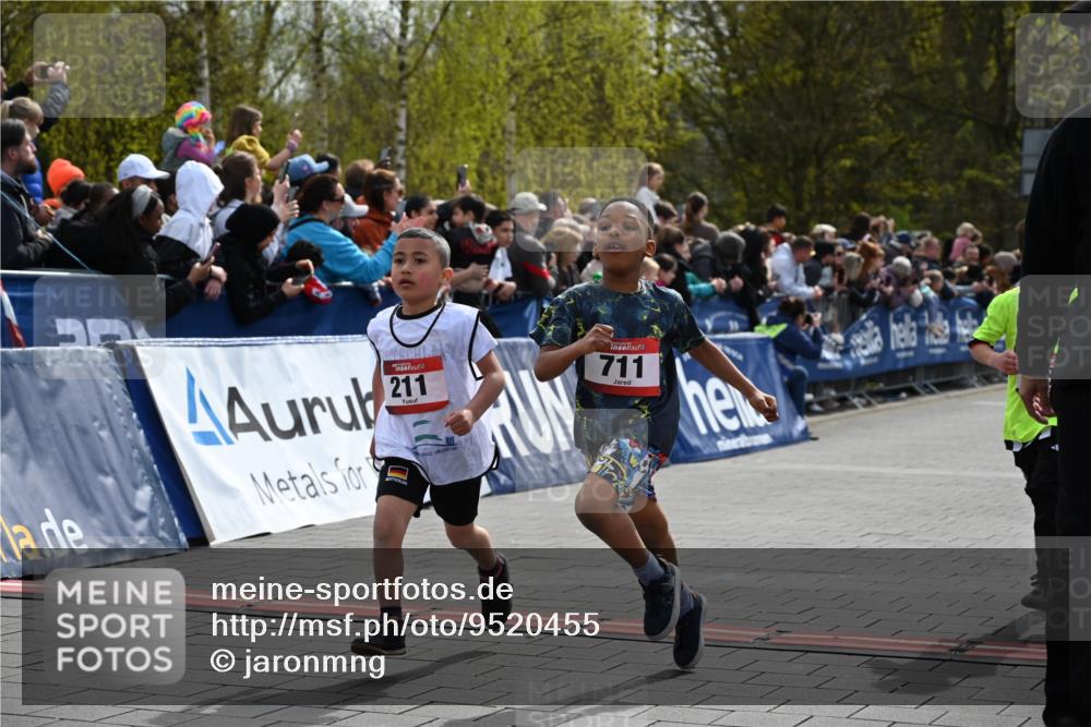 12.04.2026 - 45. Internationalen Wilhelmsburger Insellauf J. Mangold http://msf.ph/oto/9520455 12.04.2026 14:08:56 Ziel 754, 211, 711, 530, 91, 254, 1506, 266 meine-sportfotos.de