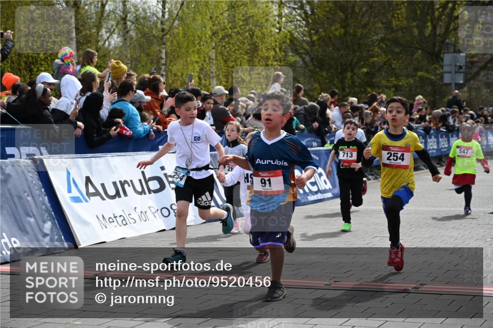 12.04.2026 - 45. Internationalen Wilhelmsburger Insellauf J. Mangold http://msf.ph/oto/9520456 12.04.2026 14:09:00 Ziel 211, 711, 530, 91, 254, 1506, 266, 713, 547, 762, 281, 928 meine-sportfotos.de