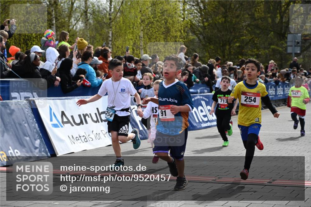 12.04.2026 - 45. Internationalen Wilhelmsburger Insellauf J. Mangold http://msf.ph/oto/9520457 12.04.2026 14:09:00 Ziel 211, 711, 530, 91, 254, 1506, 266, 713, 547, 762, 281, 928 meine-sportfotos.de