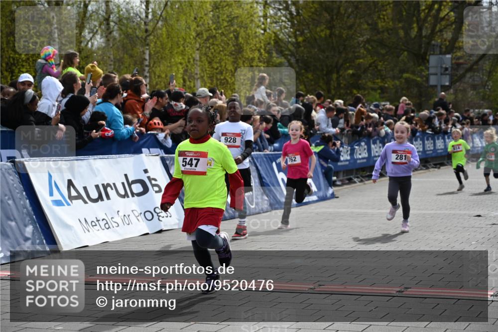 12.04.2026 - 45. Internationalen Wilhelmsburger Insellauf J. Mangold http://msf.ph/oto/9520476 12.04.2026 14:09:02 Ziel 91, 254, 1506, 266, 713, 547, 762, 281, 928, 953, 614, 235 meine-sportfotos.de