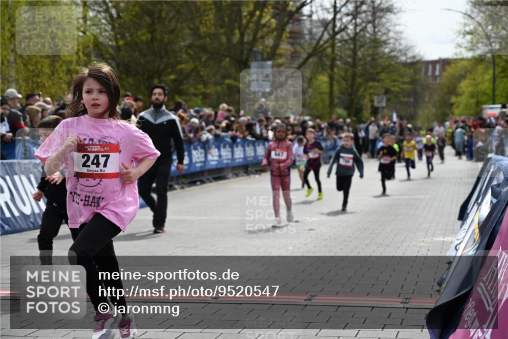 12.04.2026 - 45. Internationalen Wilhelmsburger Insellauf J. Mangold http://msf.ph/oto/9520547 12.04.2026 14:09:14 Ziel 214, 939, 274, 191, 1075, 52, 247, 453, 273, 955, 786, 947, 180 meine-sportfotos.de