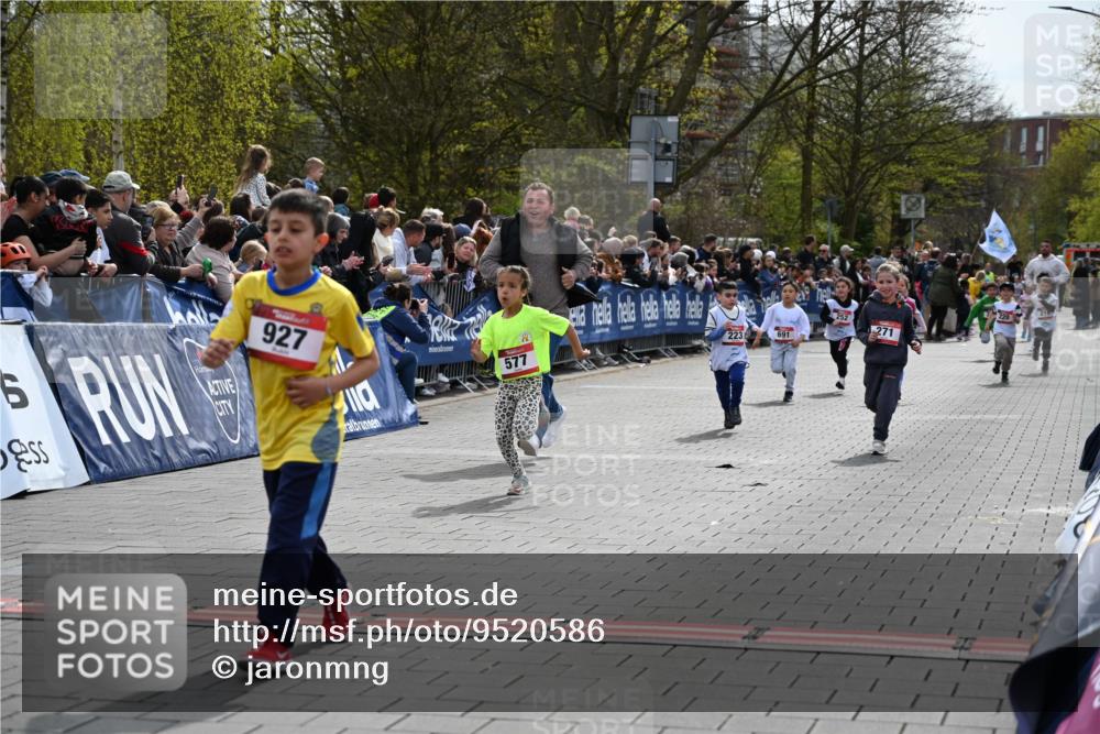 12.04.2026 - 45. Internationalen Wilhelmsburger Insellauf J. Mangold http://msf.ph/oto/9520586 12.04.2026 14:09:22 Ziel 947, 180, 12, 911, 741, 1502, 927, 215, 577, 223, 271, 691, 1511, 252 meine-sportfotos.de