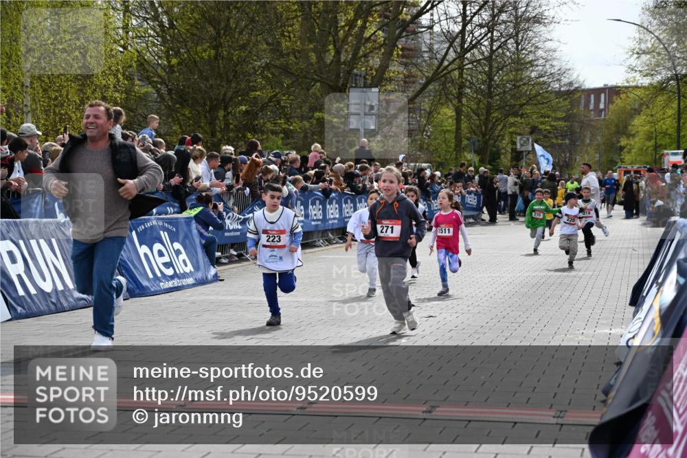 12.04.2026 - 45. Internationalen Wilhelmsburger Insellauf J. Mangold http://msf.ph/oto/9520599 12.04.2026 14:09:23 Ziel 12, 911, 741, 1502, 927, 215, 577, 223, 271, 691, 1511, 252, 270, 220 meine-sportfotos.de