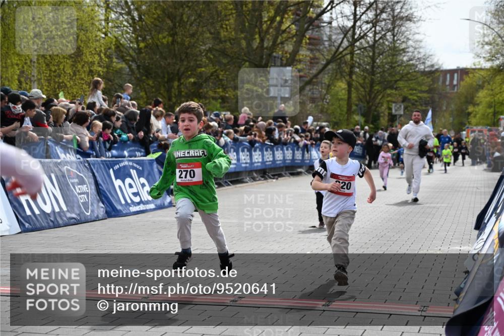 12.04.2026 - 45. Internationalen Wilhelmsburger Insellauf J. Mangold http://msf.ph/oto/9520641 12.04.2026 14:09:27 Ziel 223, 271, 691, 1511, 252, 270, 220, 219 meine-sportfotos.de