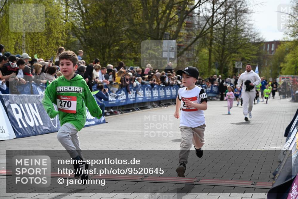 12.04.2026 - 45. Internationalen Wilhelmsburger Insellauf J. Mangold http://msf.ph/oto/9520645 12.04.2026 14:09:27 Ziel 223, 271, 691, 1511, 252, 270, 220, 219 meine-sportfotos.de