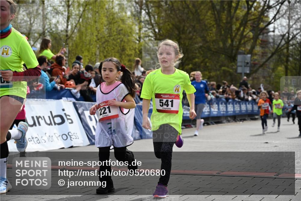 12.04.2026 - 45. Internationalen Wilhelmsburger Insellauf J. Mangold http://msf.ph/oto/9520680 12.04.2026 14:09:36 Ziel 216, 25, 1066, 209, 915, 221, 541, 1501, 249 meine-sportfotos.de