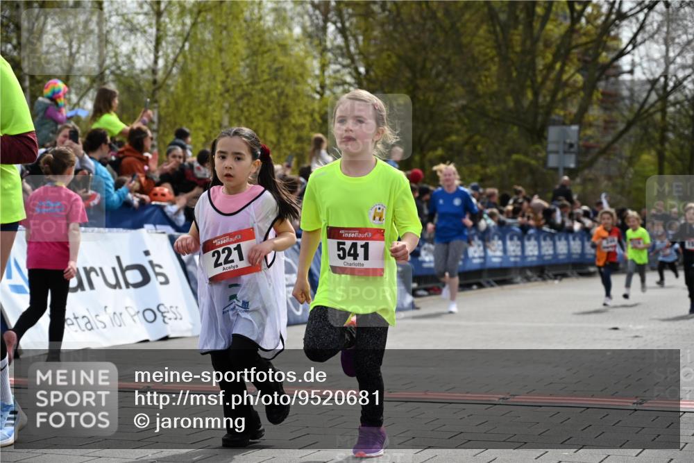 12.04.2026 - 45. Internationalen Wilhelmsburger Insellauf J. Mangold http://msf.ph/oto/9520681 12.04.2026 14:09:36 Ziel 216, 25, 1066, 209, 915, 221, 541, 1501, 249 meine-sportfotos.de