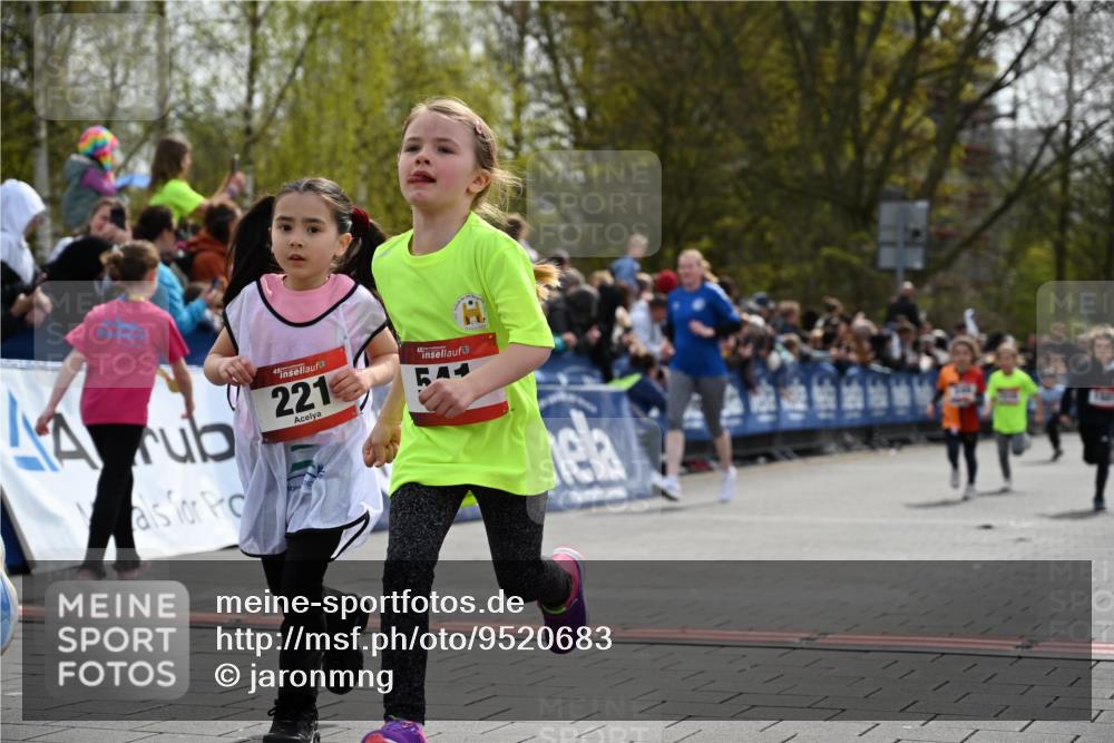 12.04.2026 - 45. Internationalen Wilhelmsburger Insellauf J. Mangold http://msf.ph/oto/9520683 12.04.2026 14:09:37 Ziel 25, 1066, 209, 915, 221, 541, 1501, 249, 1059, 1516, 94 meine-sportfotos.de