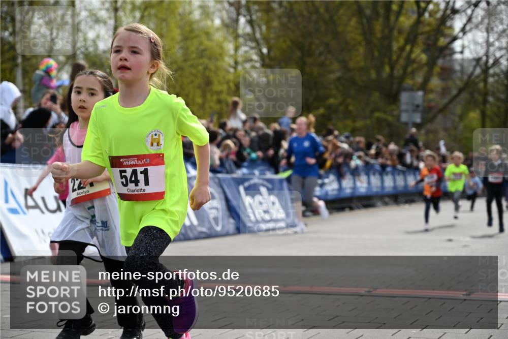 12.04.2026 - 45. Internationalen Wilhelmsburger Insellauf J. Mangold http://msf.ph/oto/9520685 12.04.2026 14:09:37 Ziel 25, 1066, 209, 915, 221, 541, 1501, 249, 1059, 1516, 94 meine-sportfotos.de