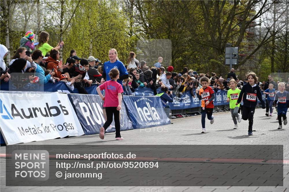 12.04.2026 - 45. Internationalen Wilhelmsburger Insellauf J. Mangold http://msf.ph/oto/9520694 12.04.2026 14:09:38 Ziel 25, 1066, 209, 915, 221, 541, 1501, 249, 1059, 1516, 94, 921, 251, 945 meine-sportfotos.de
