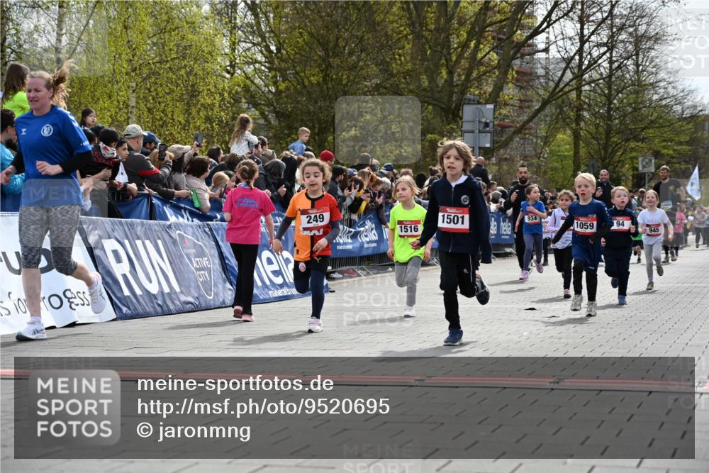 12.04.2026 - 45. Internationalen Wilhelmsburger Insellauf J. Mangold http://msf.ph/oto/9520695 12.04.2026 14:09:39 Ziel 915, 221, 541, 1501, 249, 1059, 1516, 94, 921, 251, 945, 934 meine-sportfotos.de