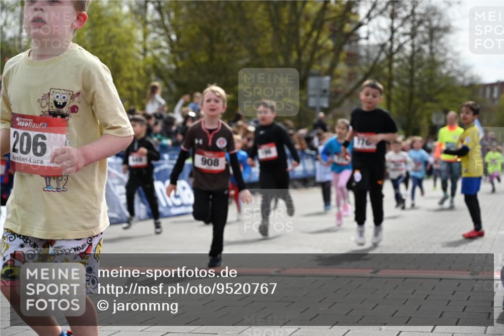 12.04.2026 - 45. Internationalen Wilhelmsburger Insellauf J. Mangold http://msf.ph/oto/9520767 12.04.2026 14:09:49 Ziel 212, 735, 190, 240, 1520, 206, 908, 776, 172, 183, 196, 449, 772, 7, 917, 284, 44, 200, 563 meine-sportfotos.de