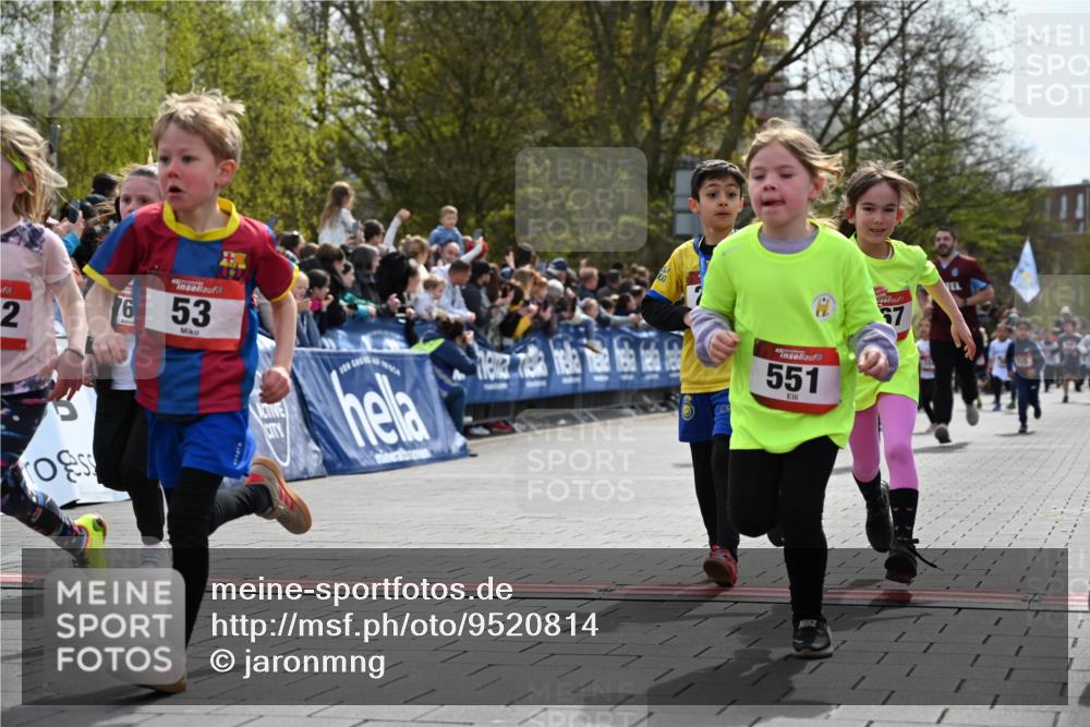 12.04.2026 - 45. Internationalen Wilhelmsburger Insellauf J. Mangold http://msf.ph/oto/9520814 12.04.2026 14:09:55 Ziel 7, 917, 284, 44, 200, 563, 53, 712, 1512, 1525, 551, 764, 567, 720, 719, 907, 158, 268 meine-sportfotos.de