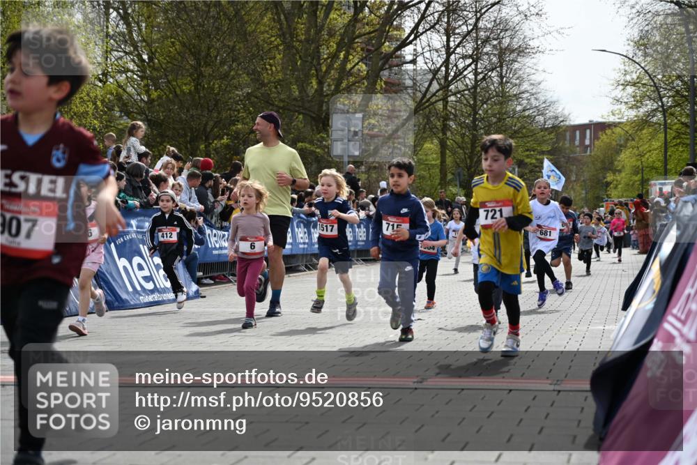12.04.2026 - 45. Internationalen Wilhelmsburger Insellauf J. Mangold http://msf.ph/oto/9520856 12.04.2026 14:10:00 Ziel 720, 719, 907, 158, 268, 543, 721, 1503, 736, 715, 6, 1504, 412, 681, 640, 248, 441 meine-sportfotos.de