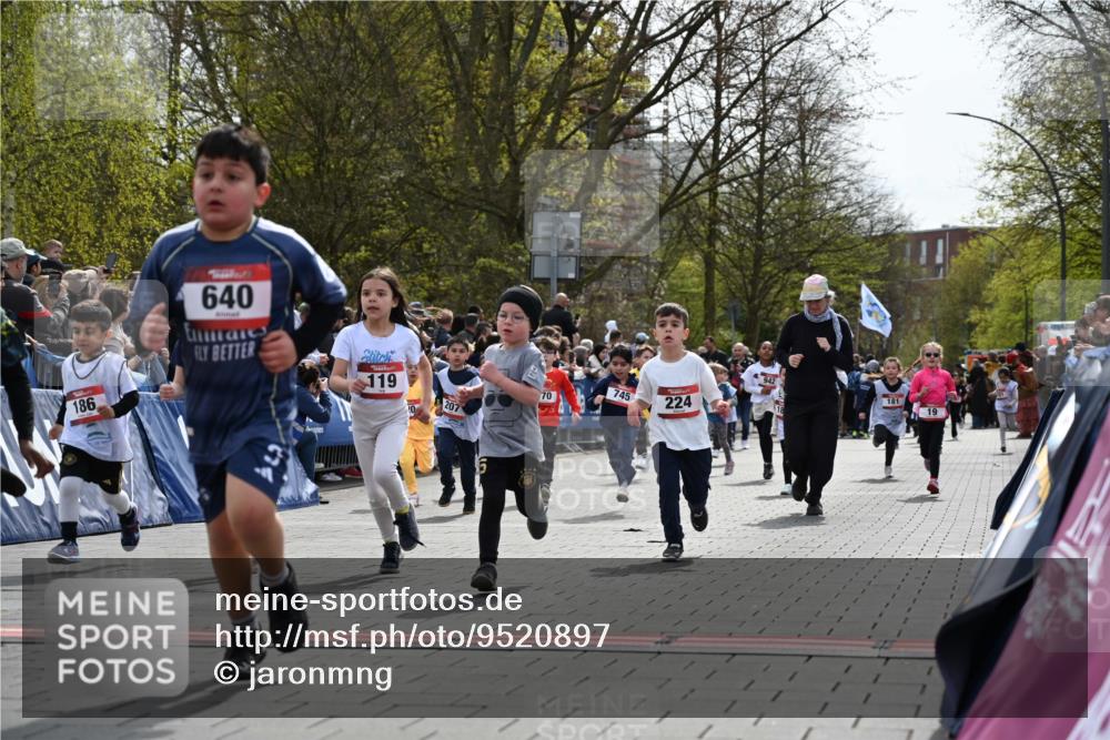 12.04.2026 - 45. Internationalen Wilhelmsburger Insellauf J. Mangold http://msf.ph/oto/9520897 12.04.2026 14:10:05 Ziel 1503, 736, 715, 6, 1504, 412, 681, 640, 248, 441, 723, 119, 186, 224, 745, 207, 920, 770, 182, 19, 913, 181, 529, 942 meine-sportfotos.de