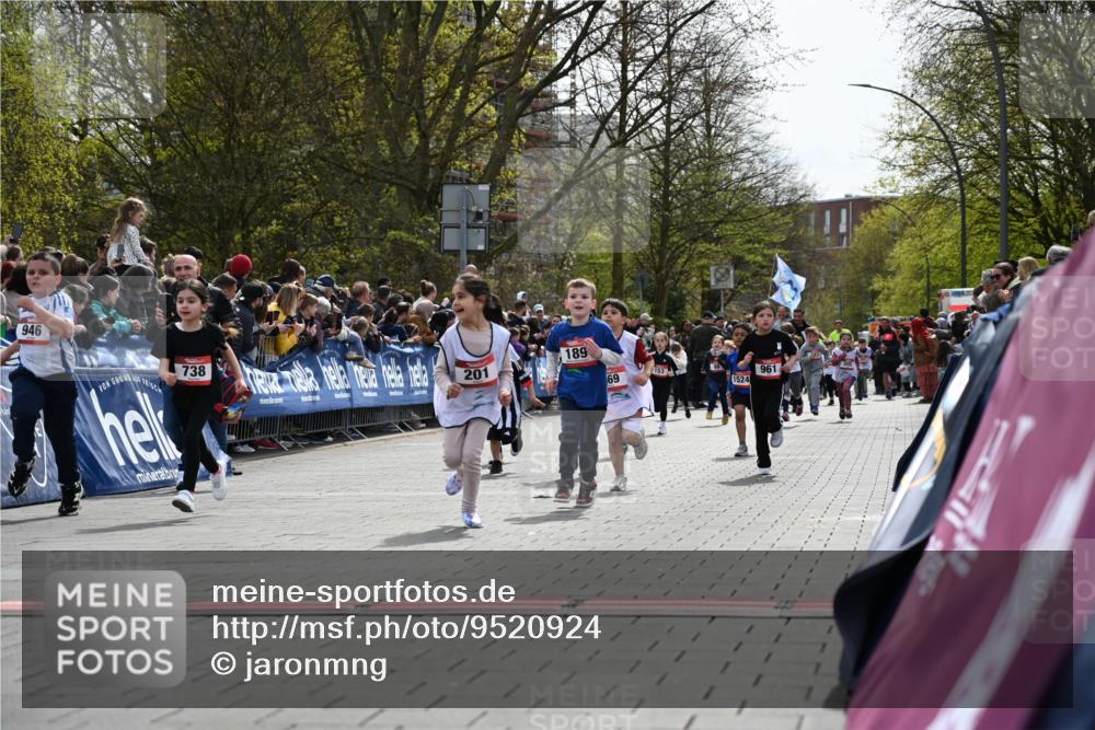 12.04.2026 - 45. Internationalen Wilhelmsburger Insellauf J. Mangold http://msf.ph/oto/9520924 12.04.2026 14:10:13 Ziel 913, 181, 529, 942, 157, 1518, 192, 946, 738, 201, 189, 269, 1524, 961, 938, 198, 932, 639 meine-sportfotos.de