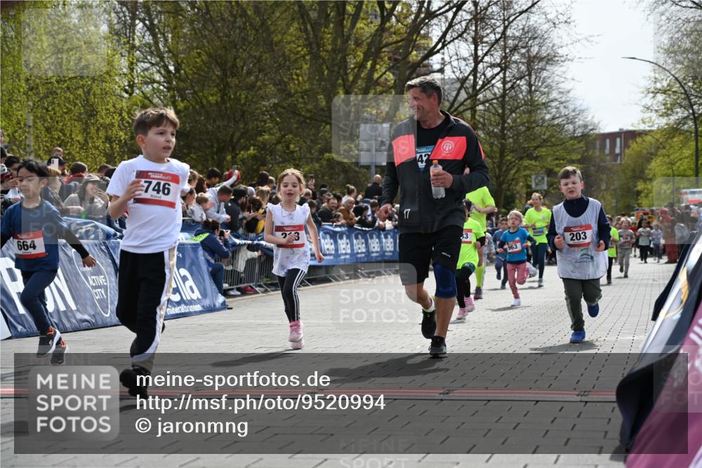 12.04.2026 - 45. Internationalen Wilhelmsburger Insellauf J. Mangold http://msf.ph/oto/9520994 12.04.2026 14:10:24 Ziel 86, 132, 417, 60, 746, 664, 218, 203, 633, 963 meine-sportfotos.de