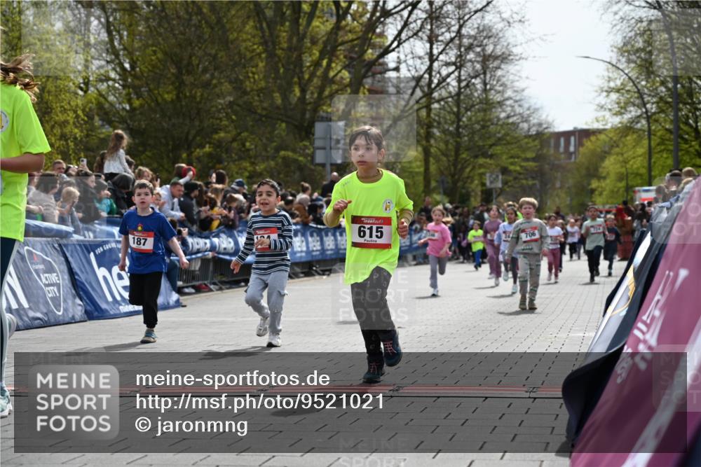 12.04.2026 - 45. Internationalen Wilhelmsburger Insellauf J. Mangold http://msf.ph/oto/9521021 12.04.2026 14:10:31 Ziel 963, 1513, 909, 708, 615, 184, 187, 42, 706, 246, 243 meine-sportfotos.de