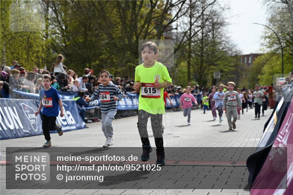 12.04.2026 - 45. Internationalen Wilhelmsburger Insellauf J. Mangold http://msf.ph/oto/9521025 12.04.2026 14:10:31 Ziel 963, 1513, 909, 708, 615, 184, 187, 42, 706, 246, 243 meine-sportfotos.de