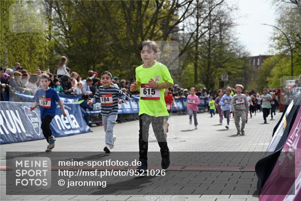 12.04.2026 - 45. Internationalen Wilhelmsburger Insellauf J. Mangold http://msf.ph/oto/9521026 12.04.2026 14:10:32 Ziel 963, 1513, 909, 708, 615, 184, 187, 42, 706, 246, 243 meine-sportfotos.de