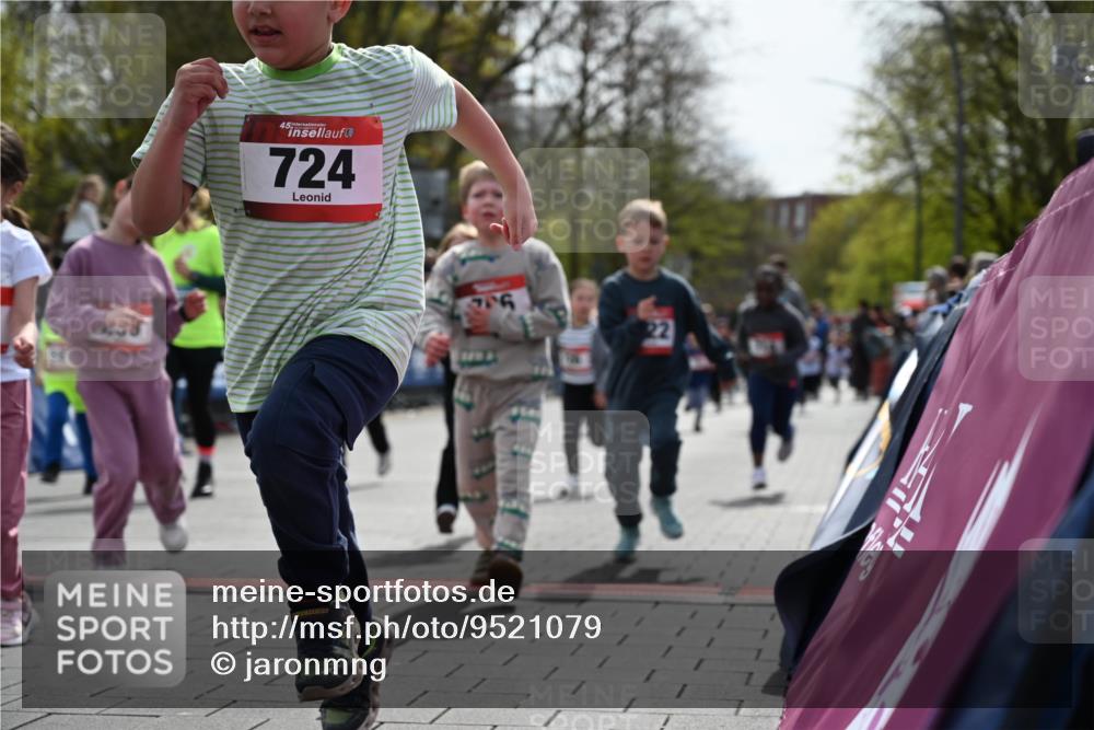 12.04.2026 - 45. Internationalen Wilhelmsburger Insellauf J. Mangold http://msf.ph/oto/9521079 12.04.2026 14:10:38 Ziel 42, 706, 246, 243, 717, 724, 929, 722, 239, 704, 725, 1521, 714, 726, 229 meine-sportfotos.de