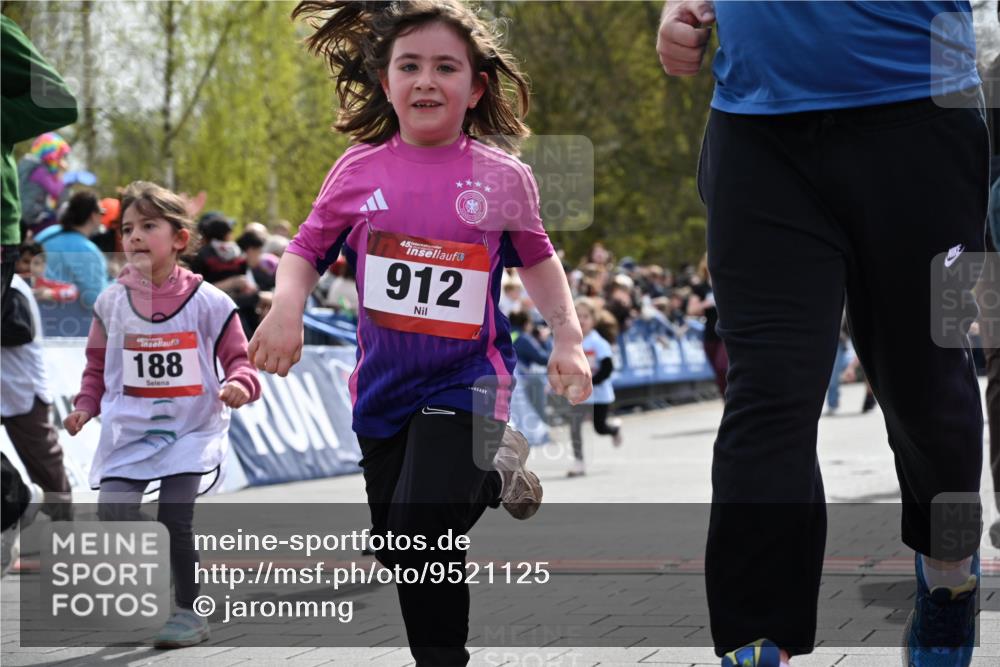 12.04.2026 - 45. Internationalen Wilhelmsburger Insellauf J. Mangold http://msf.ph/oto/9521125 12.04.2026 14:10:49 Ziel 910, 613, 789, 202, 709, 195, 912, 188, 430, 210, 701, 699, 703 meine-sportfotos.de
