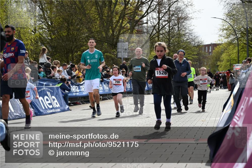 12.04.2026 - 45. Internationalen Wilhelmsburger Insellauf J. Mangold http://msf.ph/oto/9521175 12.04.2026 14:10:58 Ziel 54, 147, 112, 643, 1514, 1526, 700, 707, 727, 57, 728 meine-sportfotos.de