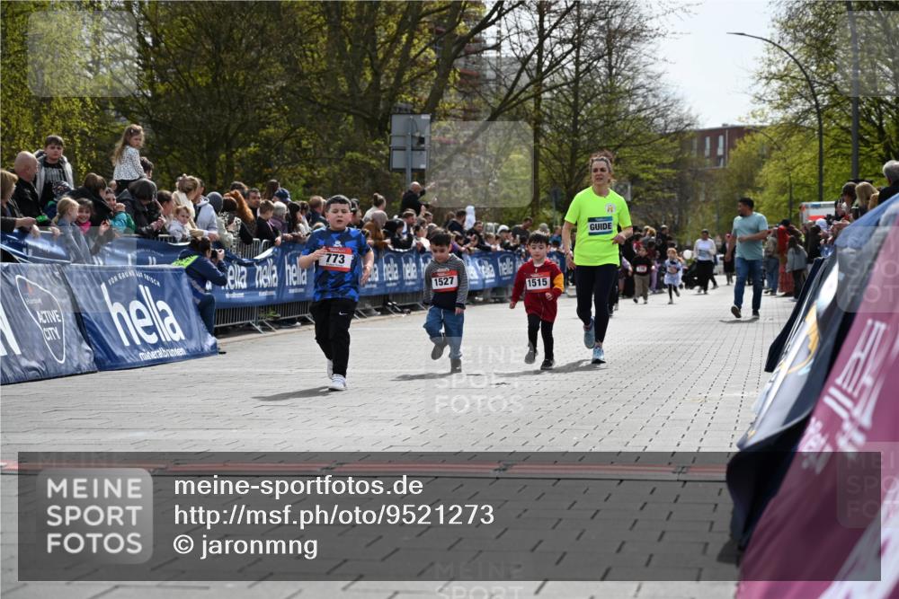 12.04.2026 - 45. Internationalen Wilhelmsburger Insellauf J. Mangold http://msf.ph/oto/9521273 12.04.2026 14:11:25 Ziel 655, 783, 773, 1527, 1515 meine-sportfotos.de