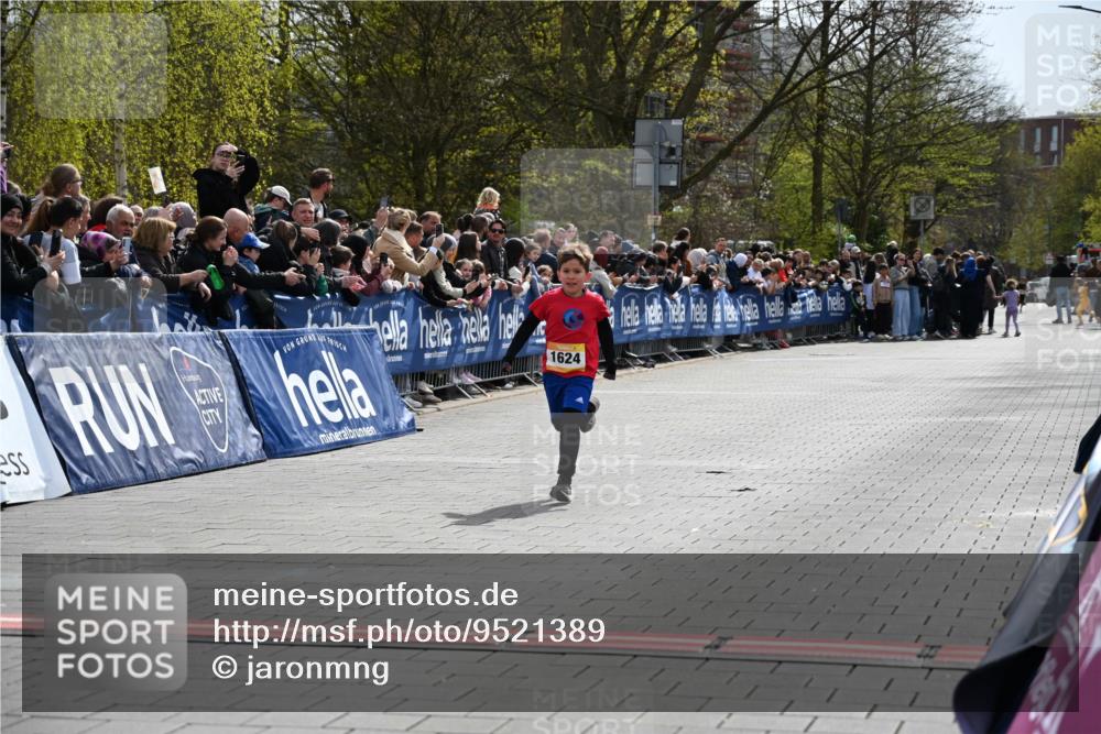 12.04.2026 - 45. Internationalen Wilhelmsburger Insellauf J. Mangold http://msf.ph/oto/9521389 12.04.2026 14:19:13 Ziel 1624 meine-sportfotos.de