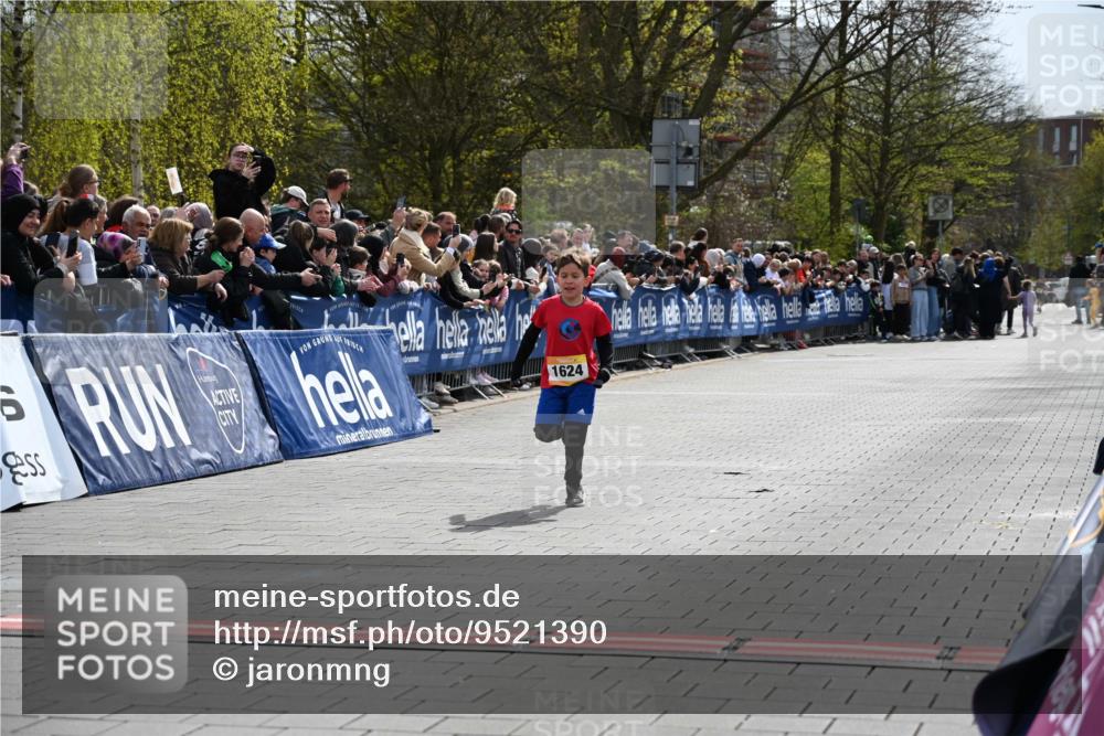 12.04.2026 - 45. Internationalen Wilhelmsburger Insellauf J. Mangold http://msf.ph/oto/9521390 12.04.2026 14:19:13 Ziel 1624 meine-sportfotos.de
