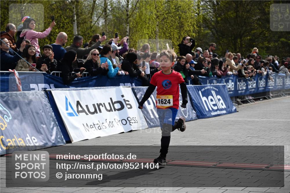 12.04.2026 - 45. Internationalen Wilhelmsburger Insellauf J. Mangold http://msf.ph/oto/9521404 12.04.2026 14:19:14 Ziel 1624 meine-sportfotos.de